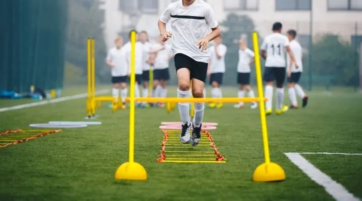 深圳王之者足球：打磨技术，增强体质，赢得比赛！