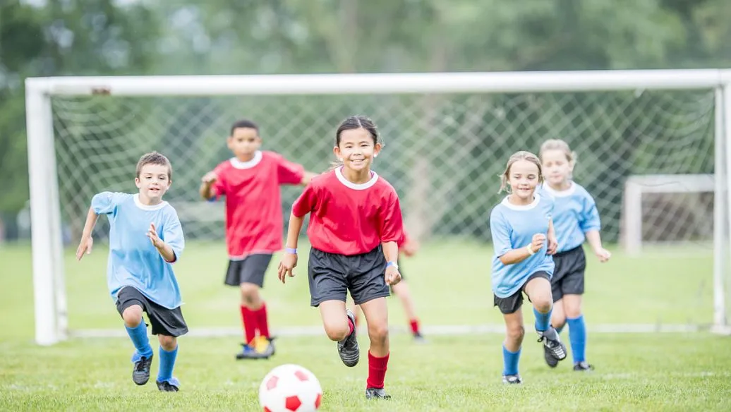 深圳王之者足球：幼儿足球怎么教、怎么学？！