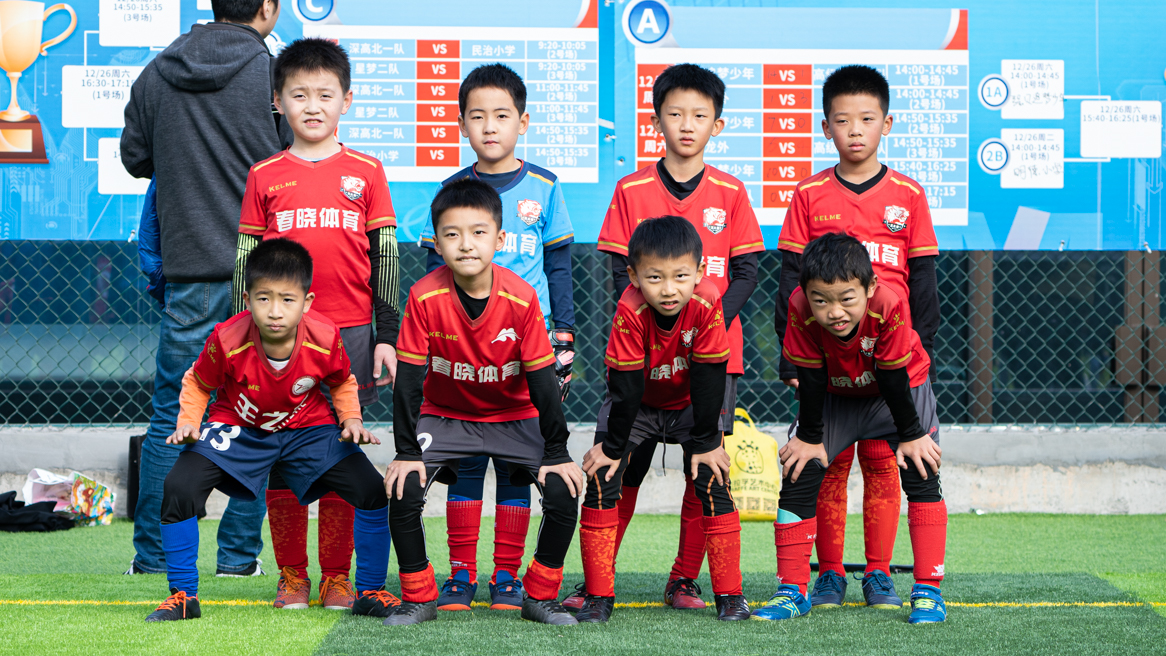 深圳青少年足球培训班怎么收费？